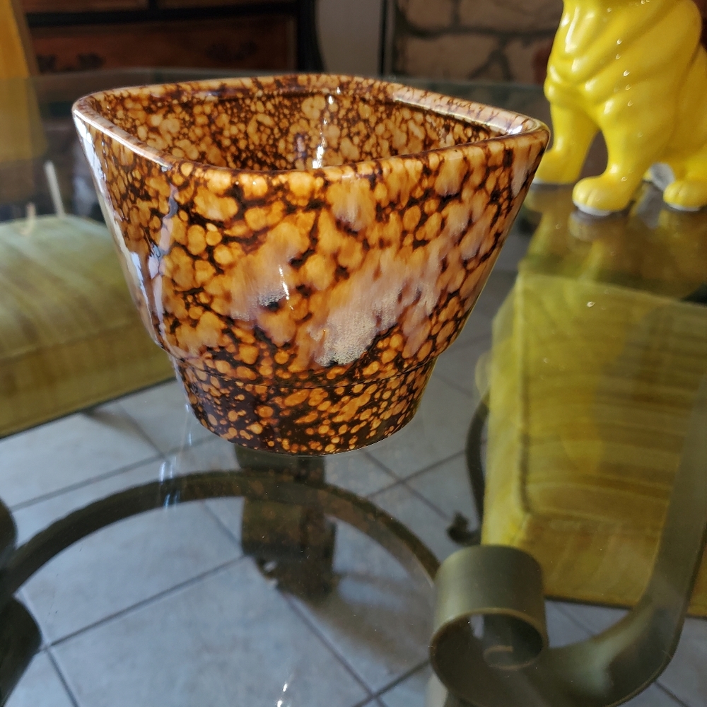 Vintage planter pot